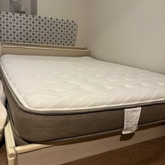 ダブルベッド
