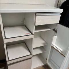 食器棚
の画像