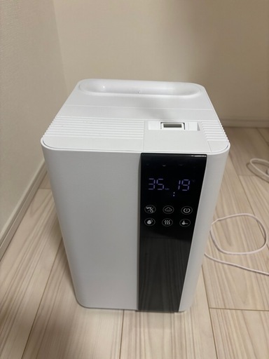 まだ新しいきれいな加湿器