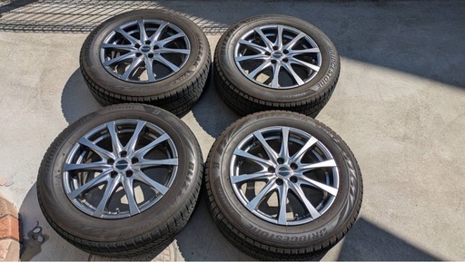 ブリジストン　ブリザック　
スタッドレスタイヤ