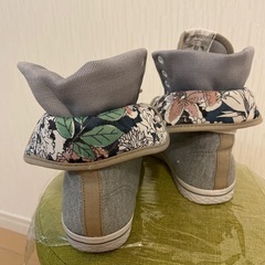 adidas ハイカットスニーカー値下げの画像