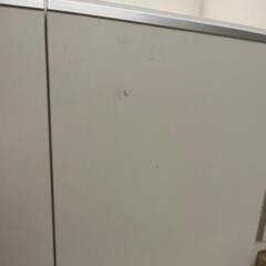 早め引き取り希望　スッキリおしゃれ　キッチンカウンター下収納　棚の画像