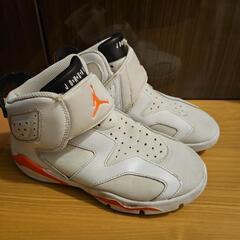 NIKE　22cm