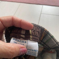 茶色チェック柄ハーフパンツの画像