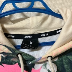 パーカーの画像
