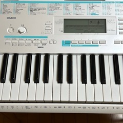 カシオ　キーボード　光ナビゲーション　ピアノの画像