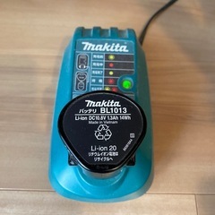 マキタ コードレス掃除機の画像
