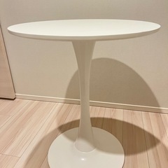 テーブル