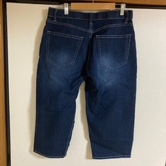 ダークブルー クロップドデニムパンツの画像