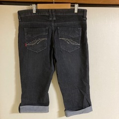 ビジュー付きダークグレー クロップドパンツの画像