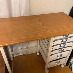 折りたたみ机　3月中