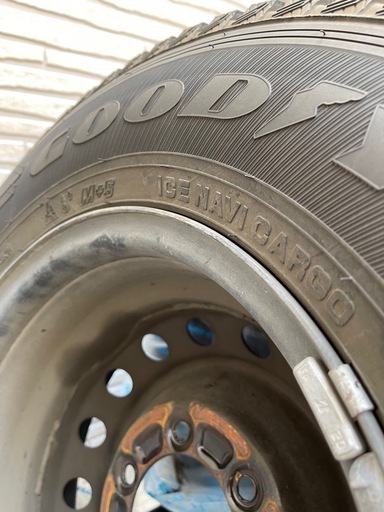 200系ハイエースGOOD YEARスタットレスタイヤホイールセット 