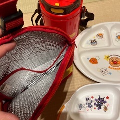 おまとめセット　アンパンマン　食器　水筒　おやつケース　マグポーチの画像