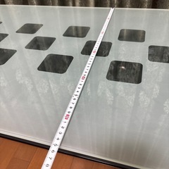 ガラステーブルの画像