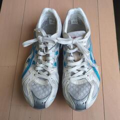 asics スパイク付きシューズ