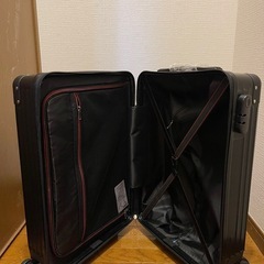 20インチ スーツケースの画像