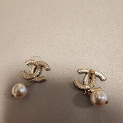【CHANELシャネル】ピアスの画像