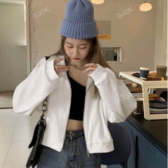ホワイトフリースジップアップジャンパーの画像