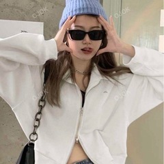 ホワイトフリースジップアップジャンパーの画像