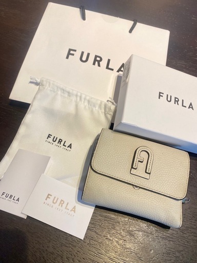 正規品✨FURLA✨ラスト1点品✨三つ折り財布✨保存袋付き✨