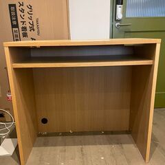 デスクを1つもらってください‼無料であげます‼