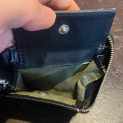 DIESEL✨人気完売形✨二つ折り財布✨ロゴ掘りデザイン✨の画像