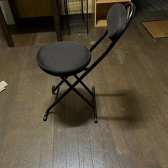 折りたたみ式椅子