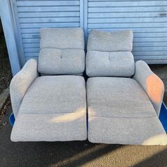 お譲りします！ ラクラクゆったり！！ ニトリ 2人用電動リクライニングソファ（中古・Aランク）の画像