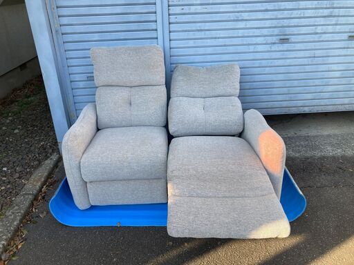 お譲りします！ ラクラクゆったり！！ ニトリ 2人用電動リクライニングソファ（中古・Aランク）