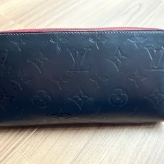 ルイヴィトン財布ヴェルニー長財布。