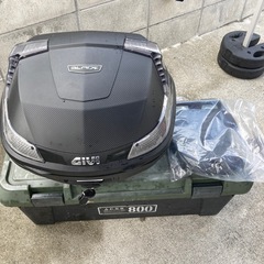 リアボックス　GIVI B37