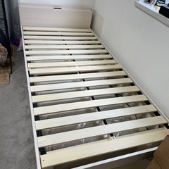 シングルベッドフレームの画像