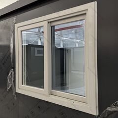 キッチンとバスルーム付きの屋外住宅，プレハブ ユニットハウス セルフ コンテナ メーカー スーパー 事務所倉庫 建設労働者寮 仮設住宅；現地組立 ユニットハウス 簡易ハウス コンテナハウス 窓二つ付き 納期相談 低コスト 耐火 断熱 防音 耐震 連結可能 増築対策 物置・事務所・別宅・従業員宿舎に最適 日本語説明書付き グレー (グリーン)[兵庫から全国]新品未使用 ユニットハウス プレハブ 海上 コンテナ ログ 仮設住宅 事務所 倉庫 格安 屋上テラスガレージ；観光地の仮設住宅；セカンドホームの画像