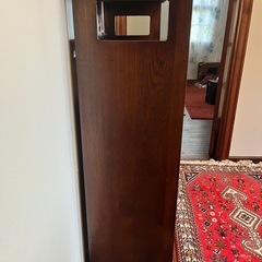 木製の飾り棚の画像