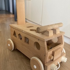 おもちゃ　木製のおし車