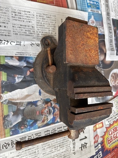 古い万力回転台付 ベンチバイス 金属加工