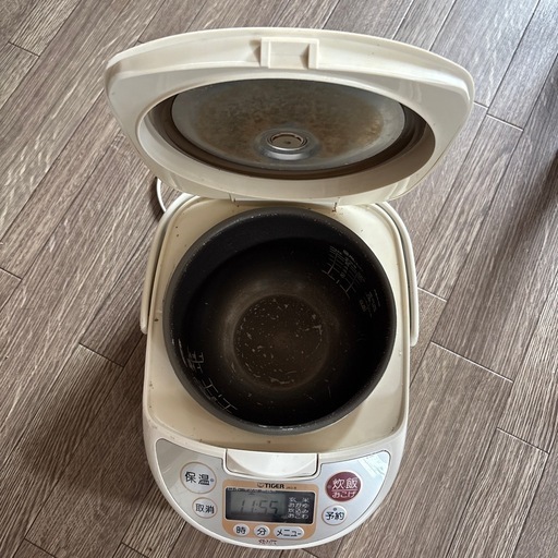 タイガー　炊飯器　５合炊き\n