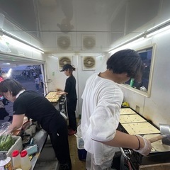 イベント会場での販売スタッフ募集、日払いOK、プチボーナスあり、キッチンカーの画像