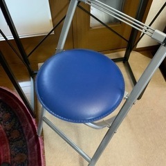 美品たかいテーブル台　椅子の画像
