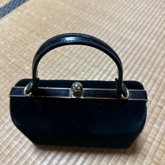 昭和レトロ　黒脚付きハンドバックの画像