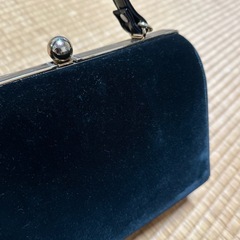 昭和レトロ　黒脚付きハンドバックの画像