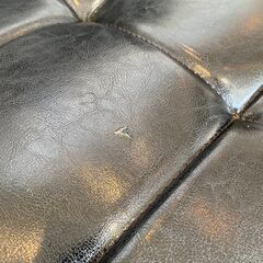 ２人掛け革ソファの画像