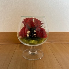 【造花】ガラスに入った薔薇の画像