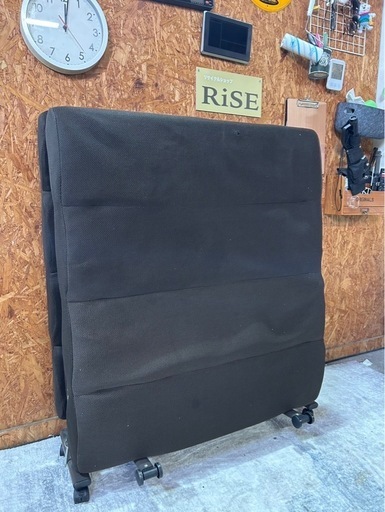 C0701 リクライニング折りたたみベッド　ニトリ　ほつれ有り