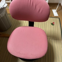 ダイニングテーブルと椅子2の画像