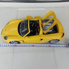 1/12 ポルシェ カレラGT イエローバージョン（セミアッセンブルモデル）

の画像