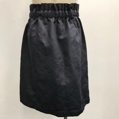 新品未使用 357 ネイビースカートの画像
