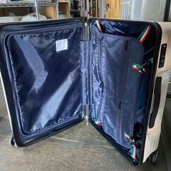 訳アリ！ホワイト　キャリーケース　Mサイズ    ハードタイプ　スーツケース　の画像