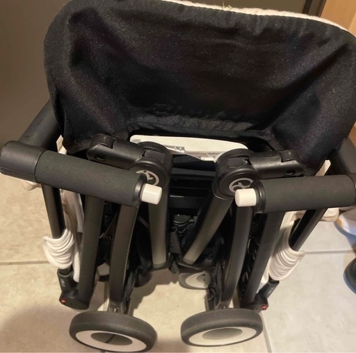 cybex リベル(説明書、バンパー付き)