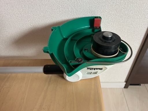 makita マキタ MUR140D 充電式 電動芝刈り機 ナイロンコード式 草刈り 刈込幅260mm